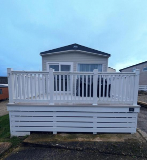 Bright, modern & stylish deluxe caravan located on the very popular Swanage bay view holiday park